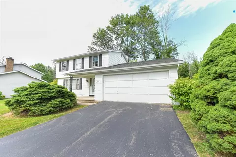 177 Apple Creek Ln, Greece, NY 14612