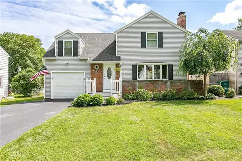 146 Mareeta Rd, Gates, NY 14624