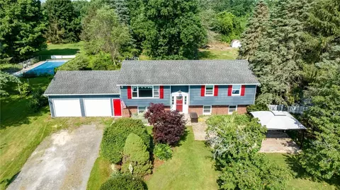 3909 Orchard St, Walworth, NY 14568