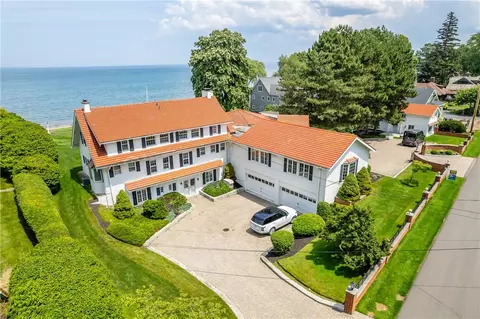 772 Rock Beach Rd, Irondequoit, NY 14617