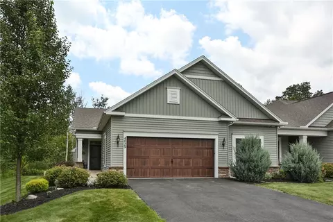 4029 St James Pkwy, Canandaigua, NY 14424