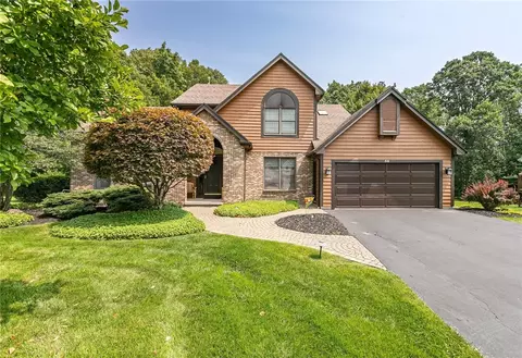 36 Forest Meadow Trl, Ogden, NY 14624