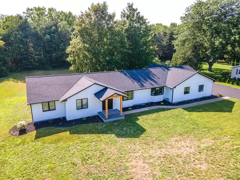 5773 Slocum Rd, Ontario, NY 14519