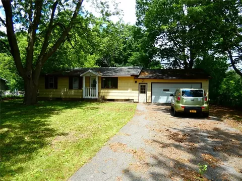58 Black Creek Rd, Chili, NY 14623