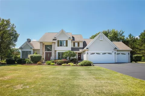 650 Saddlecrest Dr, Webster, NY 14580