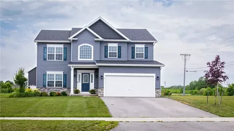 3 Flinton Run, Chili, NY 14428