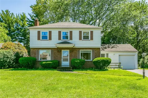 559 Barry Rd, Irondequoit, NY 14617