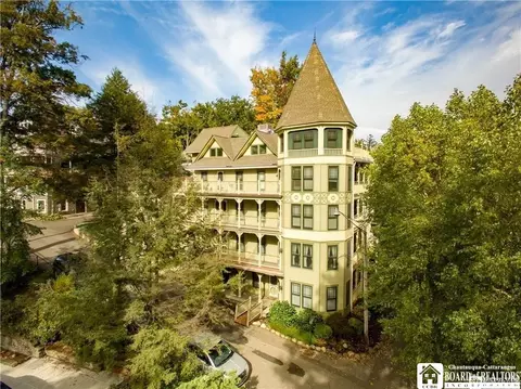 20 Simpson Ave #2C, Chautauqua, NY 14722