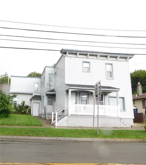 11 High St, Perinton, NY 14450