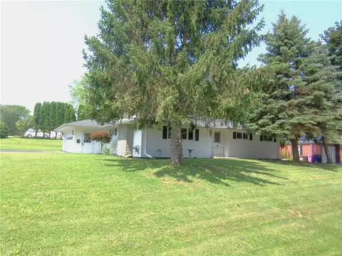 229 Charlotte St, Arcadia, NY 14513