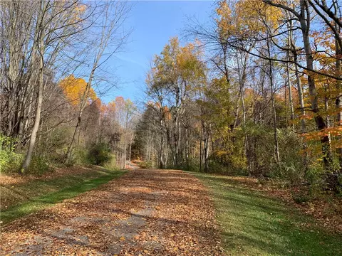 4318 Ontario Center Rd, Walworth, NY 14568