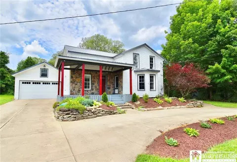 20 Warren Rd, Sugar Grove, PA 16350