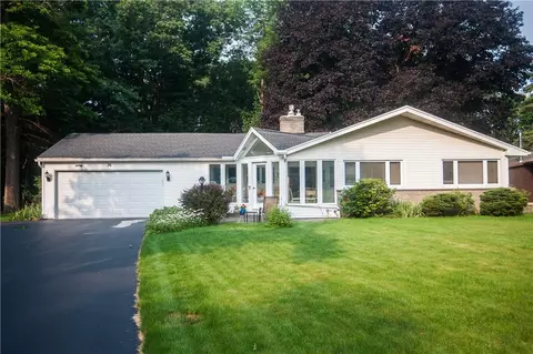 76 Poplar Dr, Rochester, NY 14625