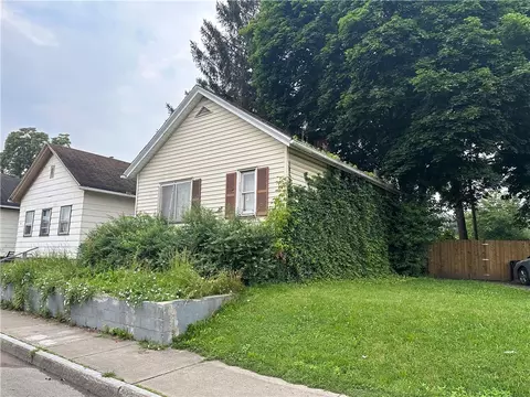 37 Angle St, Rochester, NY 14606
