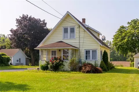 4864 Ridge Rd, Williamson, NY 14589