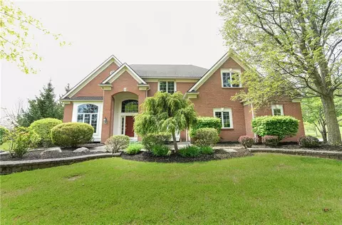 3 Sunberry Dr, Perinton, NY 14526