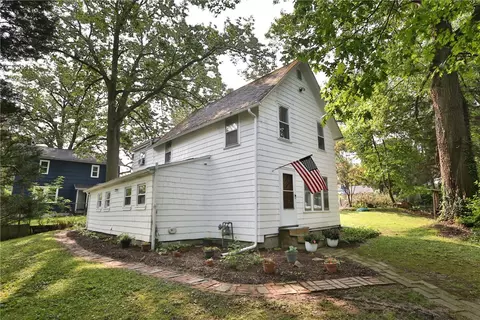 258 Mallard Dr, Irondequoit, NY 14622