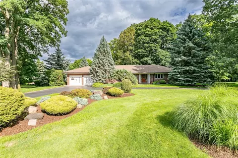 570 Thomas Ave, Irondequoit, NY 14617