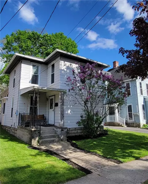 138 Genesee St, Avon, NY 14414