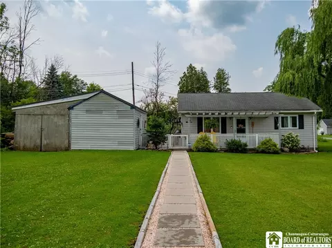 70 Longview Ave, Ellicott, NY 14701