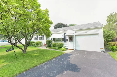 459 Newbury St, Rochester, NY 14615