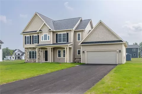 20 Giovanni Ln, Parma, NY 14468