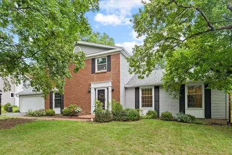 80 Woodside Dr, Penfield, NY 14526