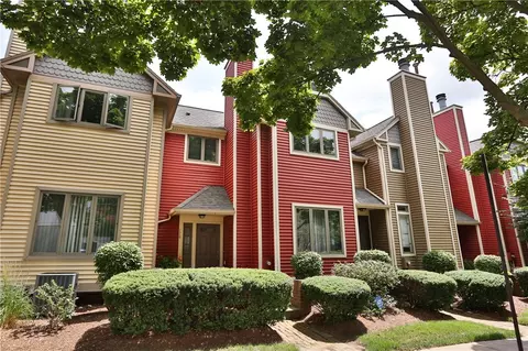 176 S Fitzhugh St, Rochester, NY 14608