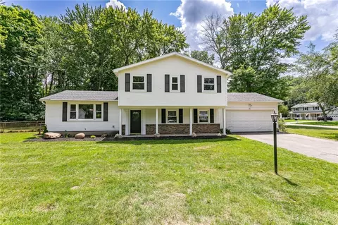 31 Crystal Spring Ln, Perinton, NY 14450