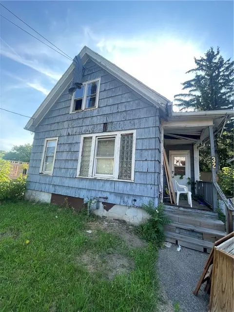 32 Barons St, Rochester, NY 14605