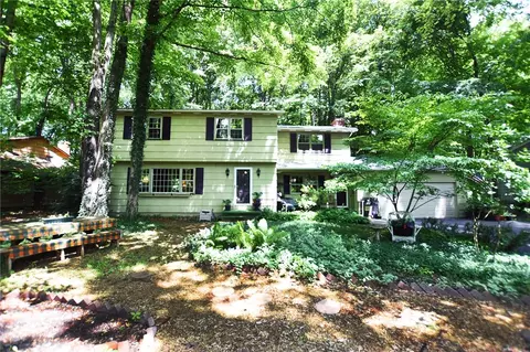 64 Matthew Dr, Perinton, NY 14450