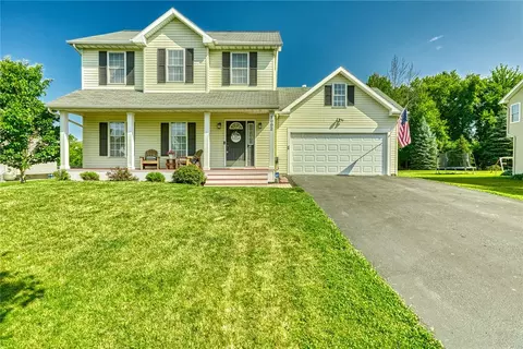 1002 Hard Rock Rd, Webster, NY 14580