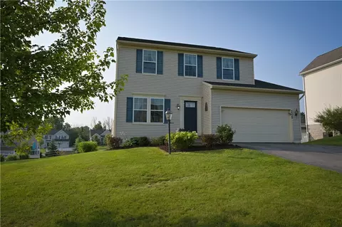 3330 Dandelion Trl, Canandaigua, NY 14424