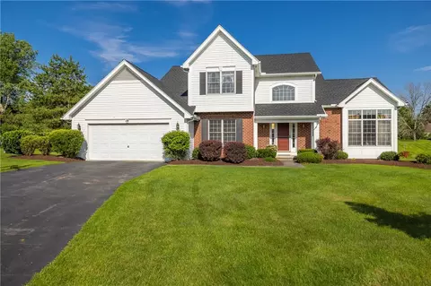 19 Chippenham Dr, Penfield, NY 14526