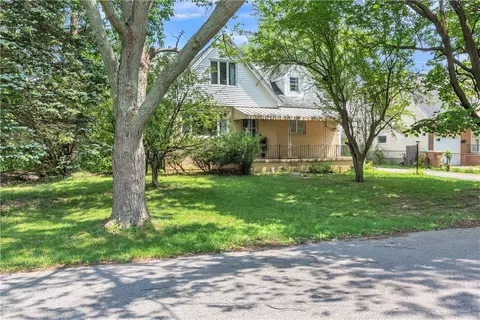 19 Westland Pkwy, Cheektowaga, NY 14225