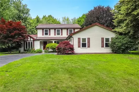 1092 Marigold Dr, Webster, NY 14580