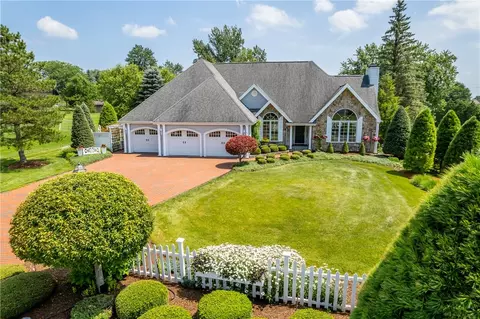 16 Fairway Dr, Owasco, NY 13021