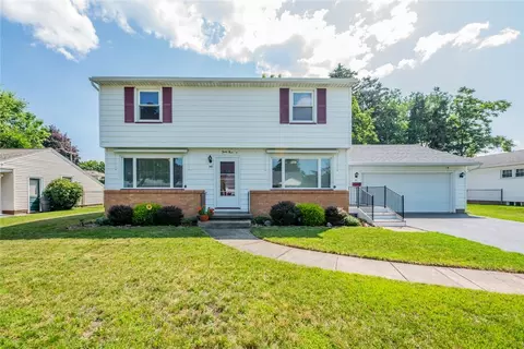 49 Edgebrook Ln, Irondequoit, NY 14617