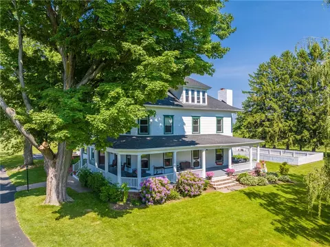 7049 Lake Ave, Williamson, NY 14589