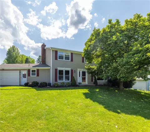 25 Dahlia Dr, Perinton, NY 14450
