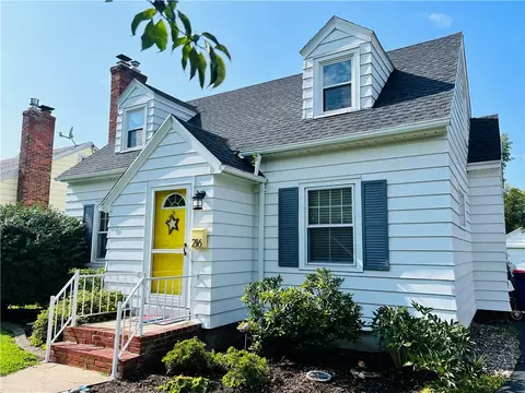 216 Avondale Rd, Irondequoit, NY 14622
