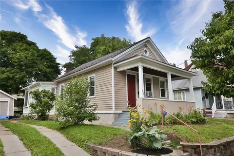 137 Henrietta St, Rochester, NY 14620
