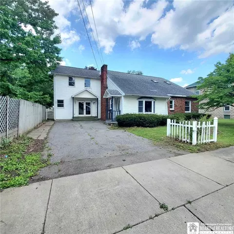 15 E Pearl St, Ellicott, NY 14733