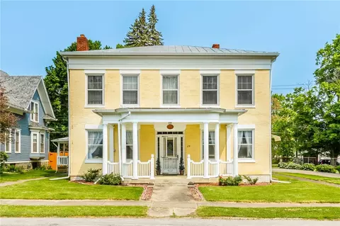 24 Murray St, Mount Morris, NY 14510
