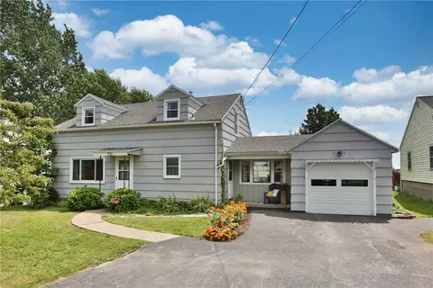 331 Lowden Point Rd, Greece, NY 14612