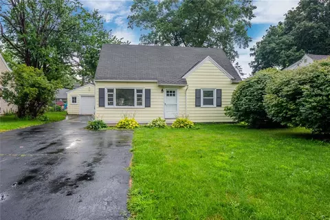61 Ridgemar Rd, Greece, NY 14615