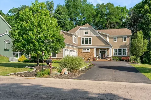 6782 Colyer Xing, Victor, NY 14564