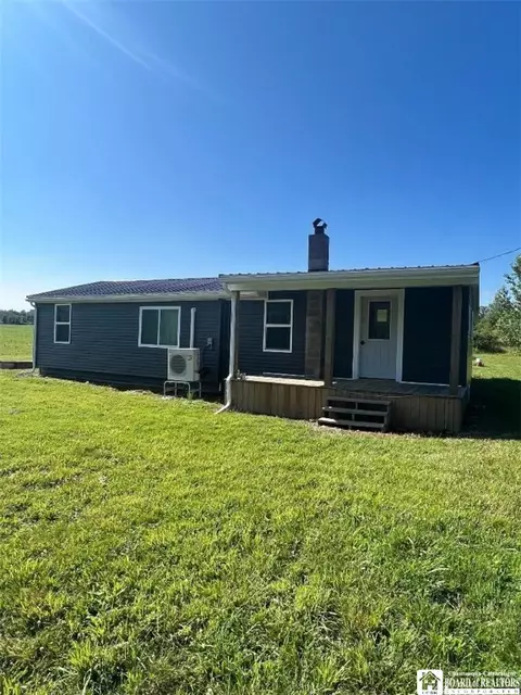 5191 Berry Rd, Pomfret, NY 14063