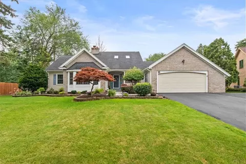 25 Holly Sue Ln, Greece, NY 14626