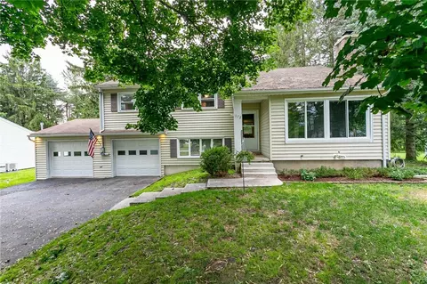 172 Monroe St, Honeoye Falls, NY 14472
